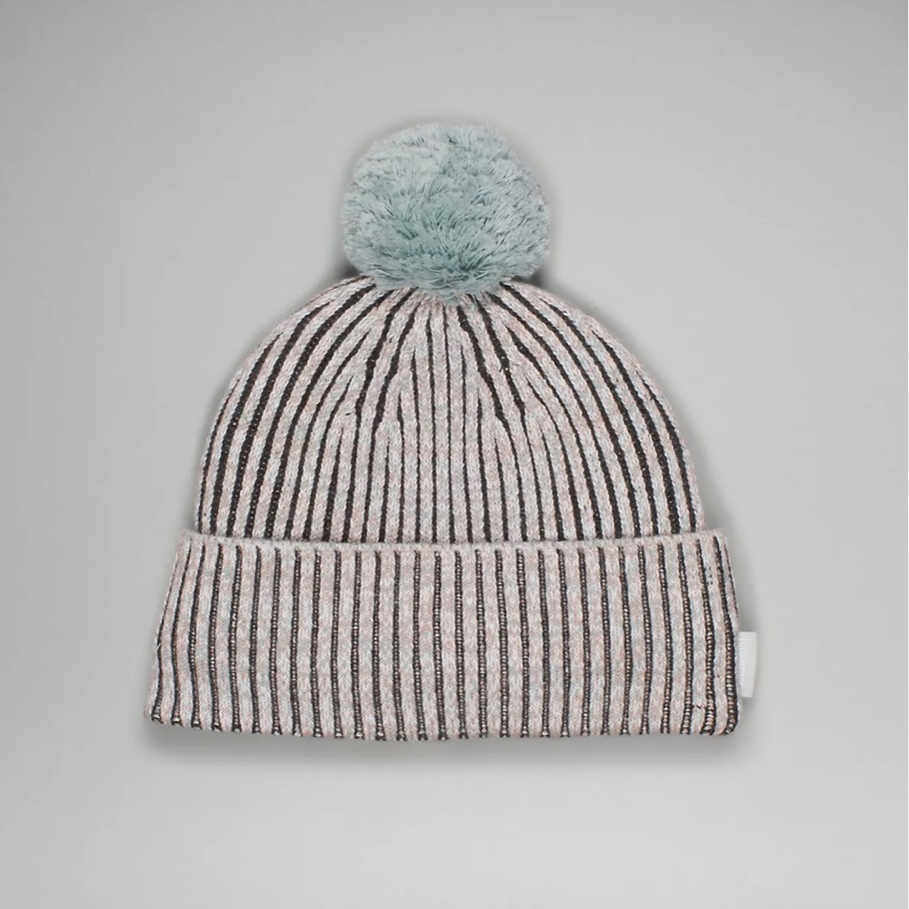 Women’s Textured Fleece-Lined Knot Beanie